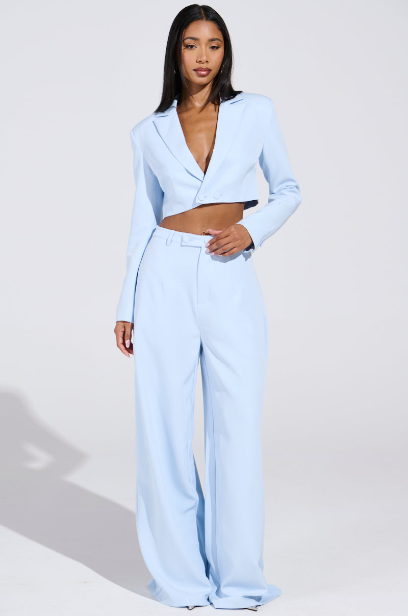 LOTTIE CROPPED BLAZER IN LIGHT BLUE